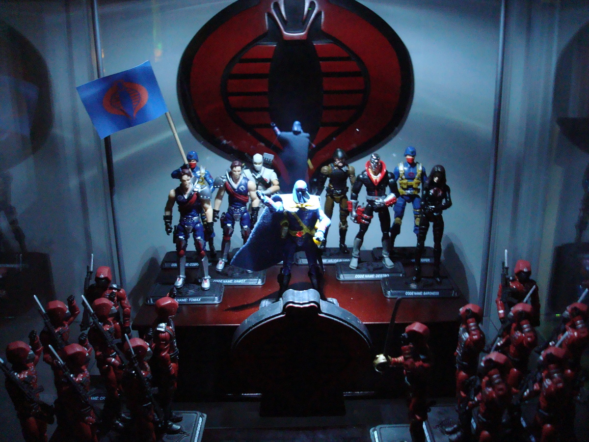 Cobra Commander and command staff rally the Crimson Guard.
